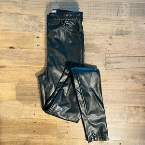 ARITZIA / WILFRED FREE Faux Leather Skinny Pants. Size 2.